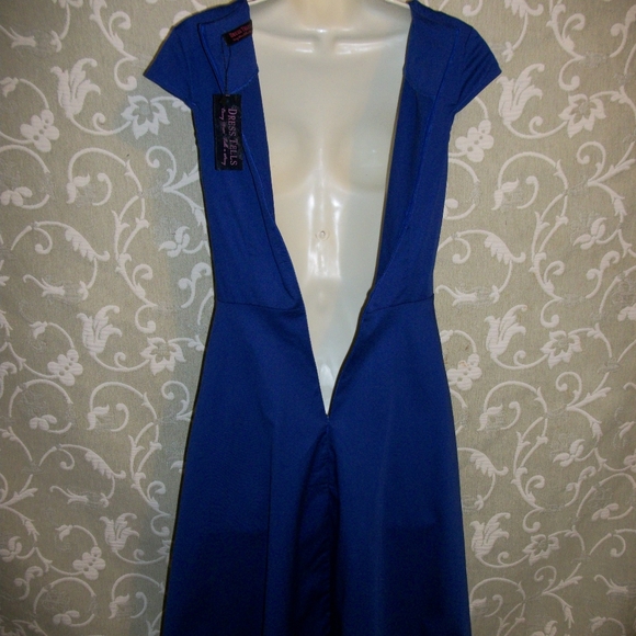 Dress Tells Blue Dress - Picture 3 of 8